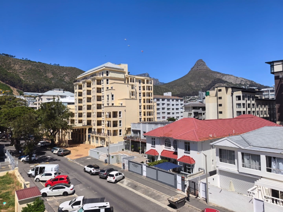 To Let 3 Bedroom Property for Rent in Sea Point Western Cape